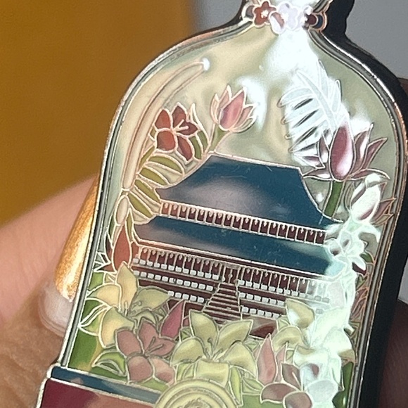 Loungefly Mulan Princess Terrarium Pin Disney - Picture 3 of 3